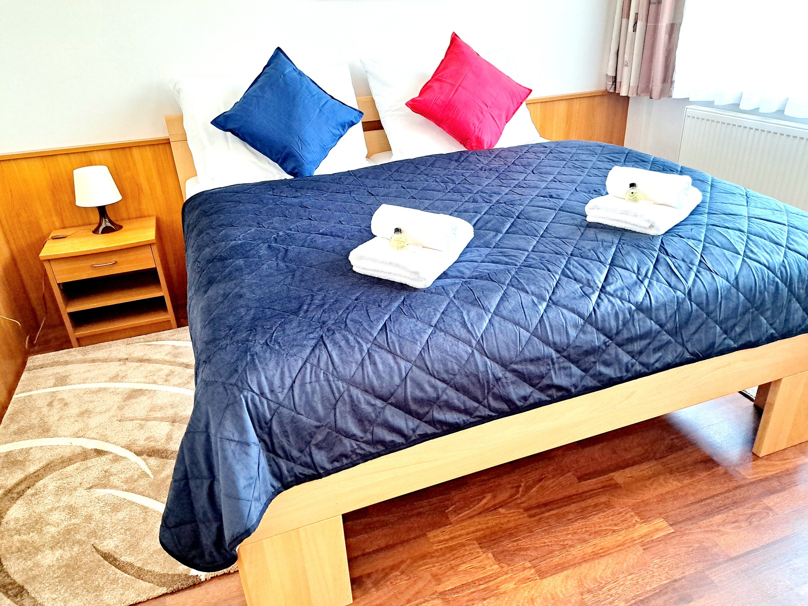 luxusni apartmá postel 200x200.jpg
